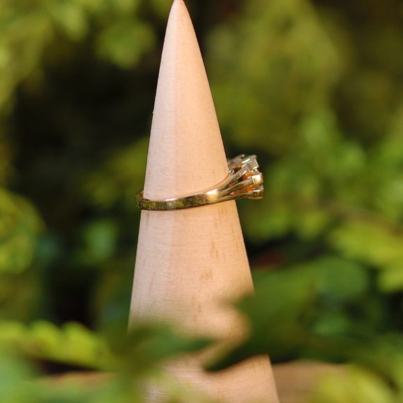 Vintage 14k Natural Green & White Sapphire Ring - Picture 4 of 5